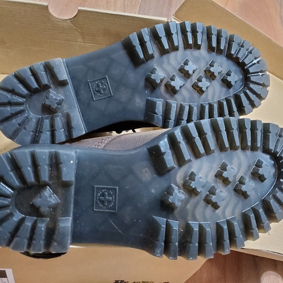 DR. MARTENS SHRIVER HI IN DARK BROWN - Picture 2 of 3